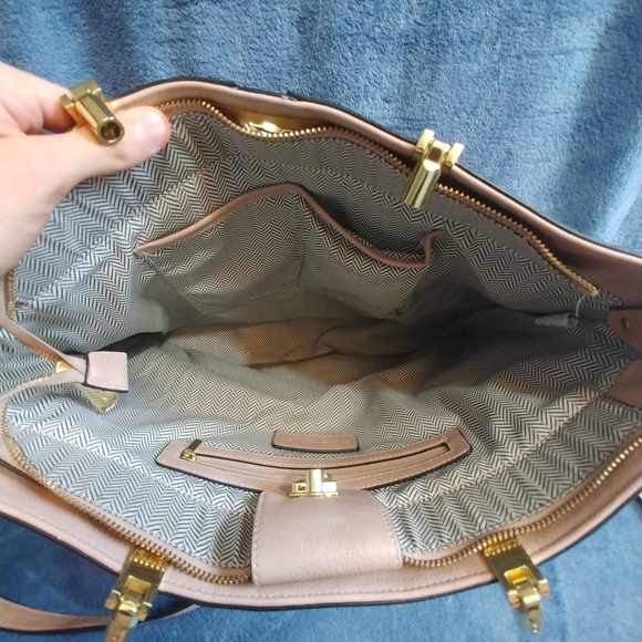 Large Pink Steve Madden Handbag - Picture 3 of 3